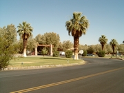 De ingang van Furnace Creek Ranch in Death Valley National Park