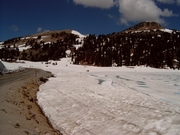 Nog veel sneeuw in Lassen Volcanic National Park